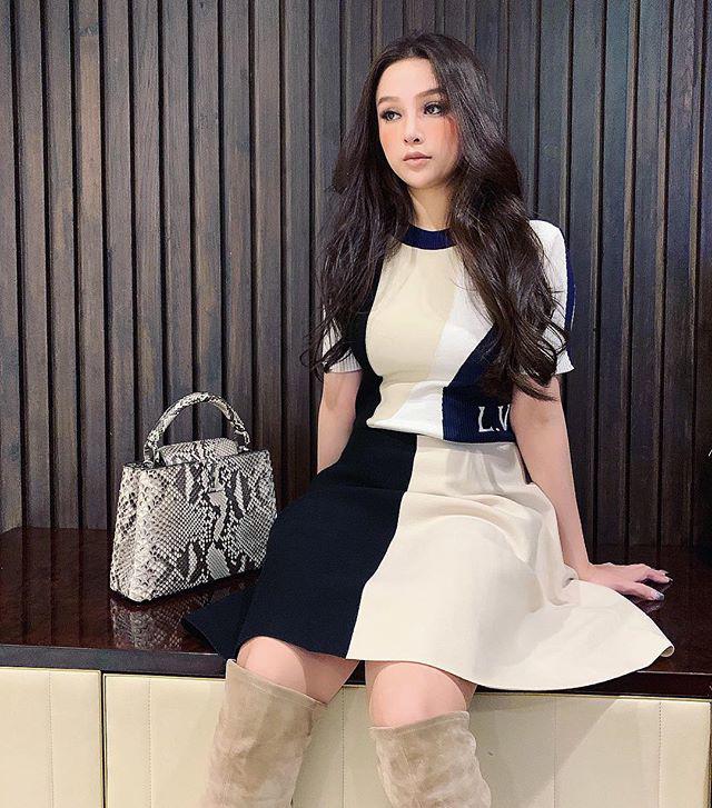 Đã trẻ đẹp không đối thủ, Huyền Baby còn hack tuổi” với tóc mái bằng hệt cô em 18-7