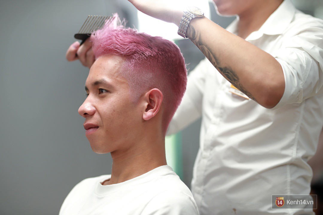 Văn Thanh, Hồng Duy khoe kiểu tóc mới trước trận đấu với Thái Lan-4