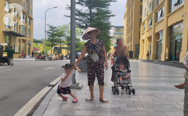 Cây lau nhà từ tầng 17 rơi trúng đầu bé trai đang đi chơi với bà dưới sân chung cư-8