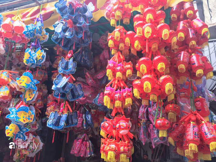 Trung thu năm nay đồ chơi truyền thống lên ngôi, tiêu thụ gấp đôi so với đồ chơi ngoại nhập-2