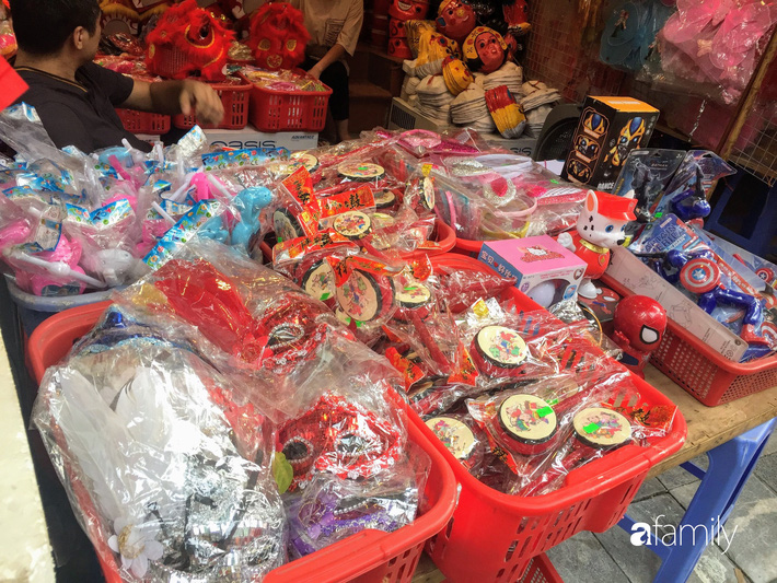 Trung thu năm nay đồ chơi truyền thống lên ngôi, tiêu thụ gấp đôi so với đồ chơi ngoại nhập-4