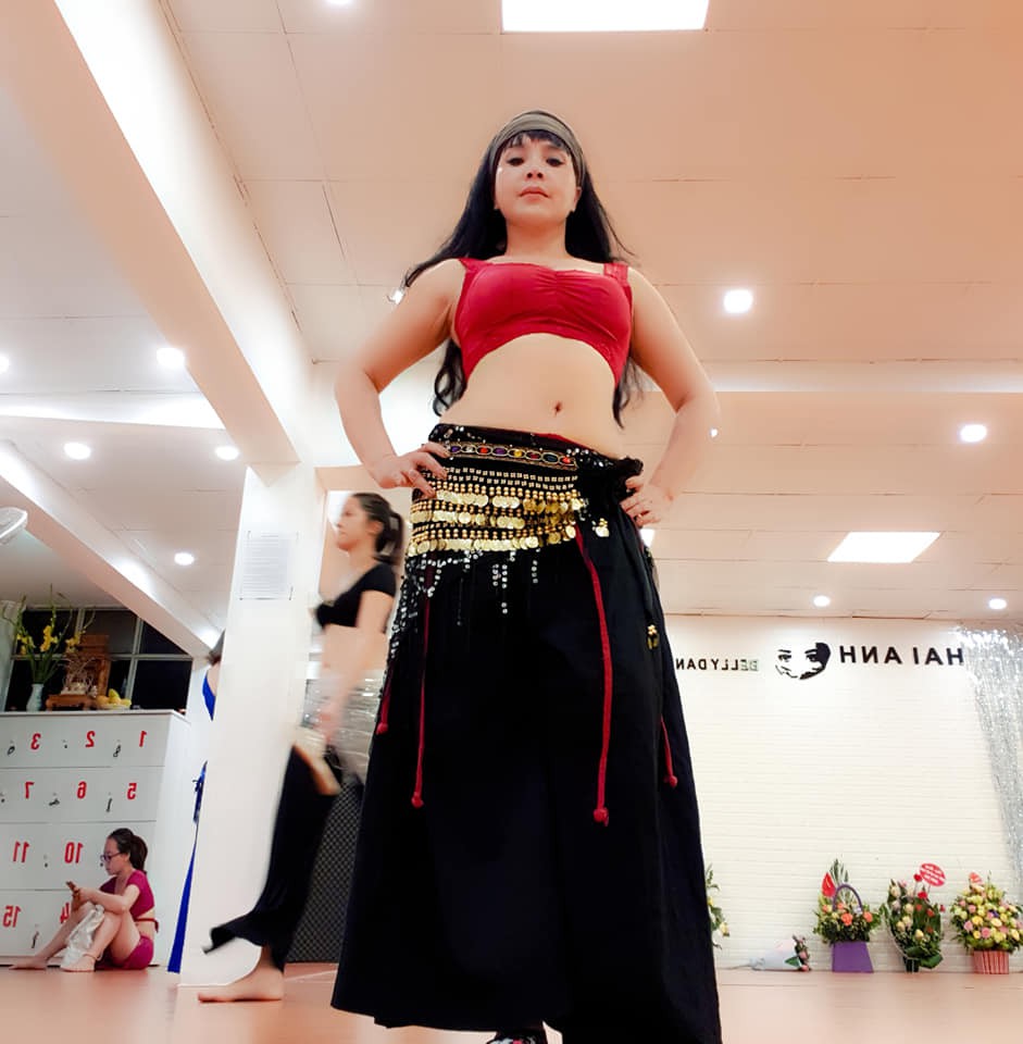 Em bé Hà Nội NSND Lan Hương đăng đàn phủ nhận phẫu thuật thẩm mỹ, khẳng định là siêu vòng 1 từ hồi học cấp 3-2