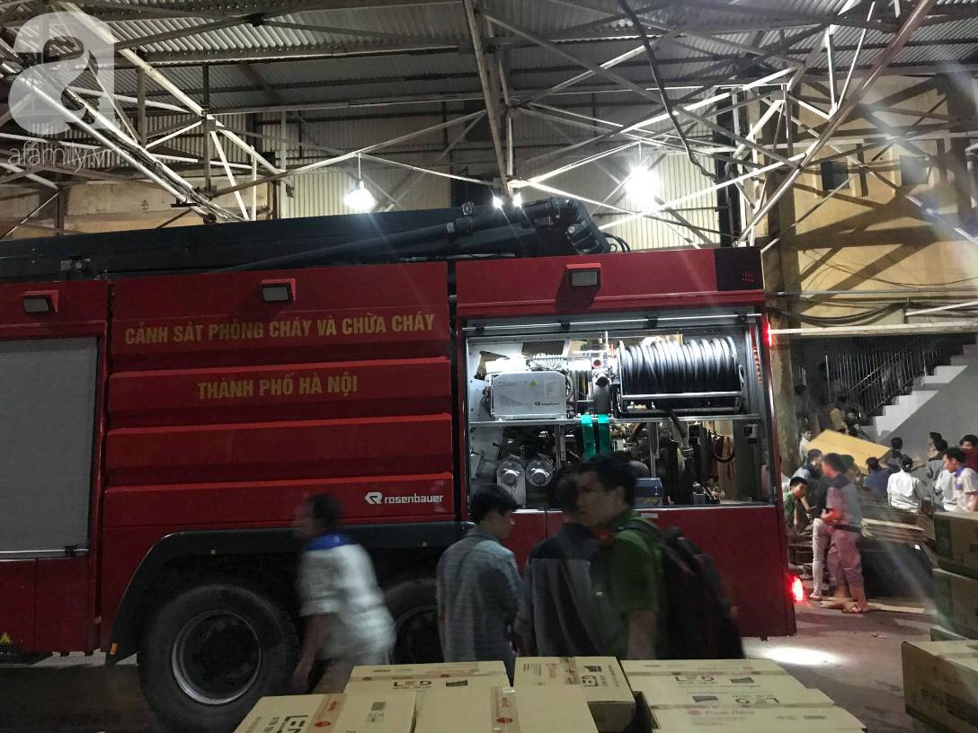 Hà Nội: Đang cháy lớn tại ngõ Khương Đình, hàng trăm người dân tháo chạy tán loạn-11