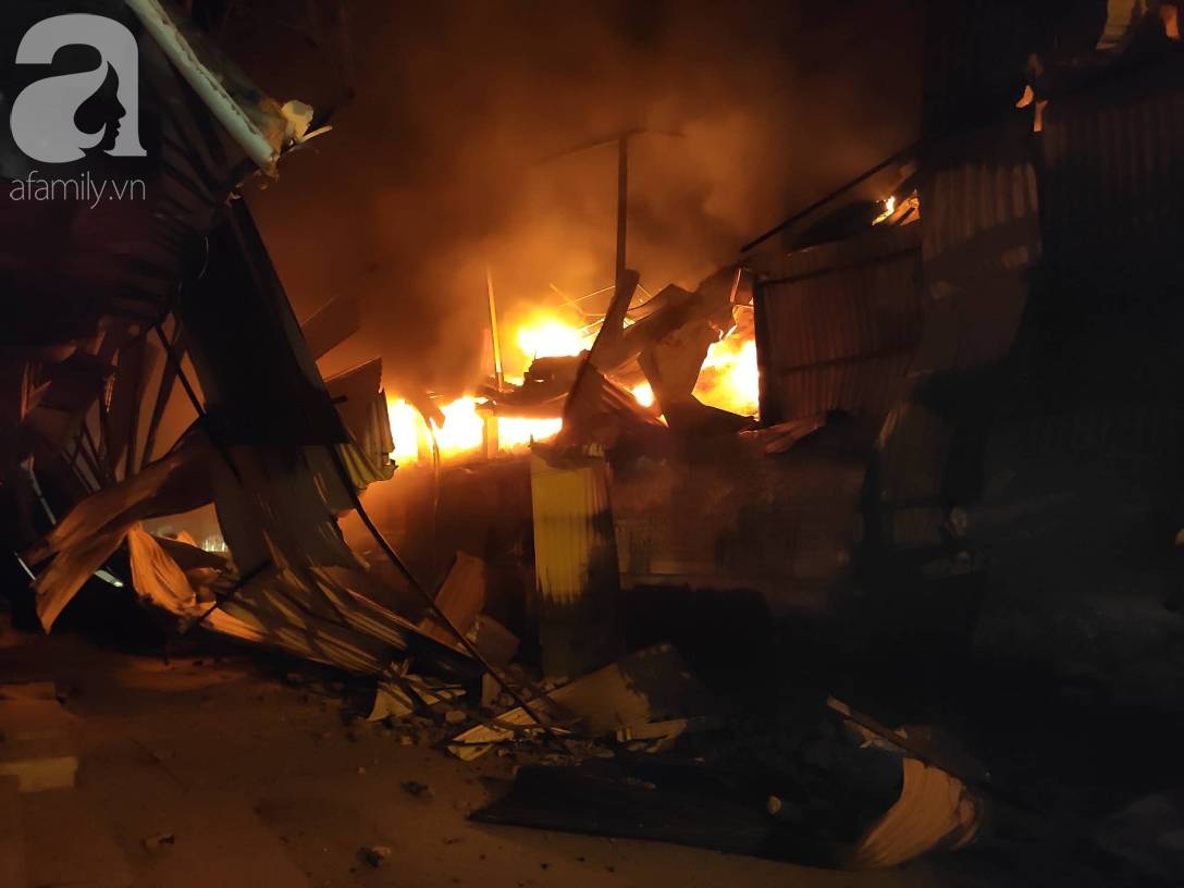 Hà Nội: Đang cháy lớn tại ngõ Khương Đình, hàng trăm người dân tháo chạy tán loạn-12