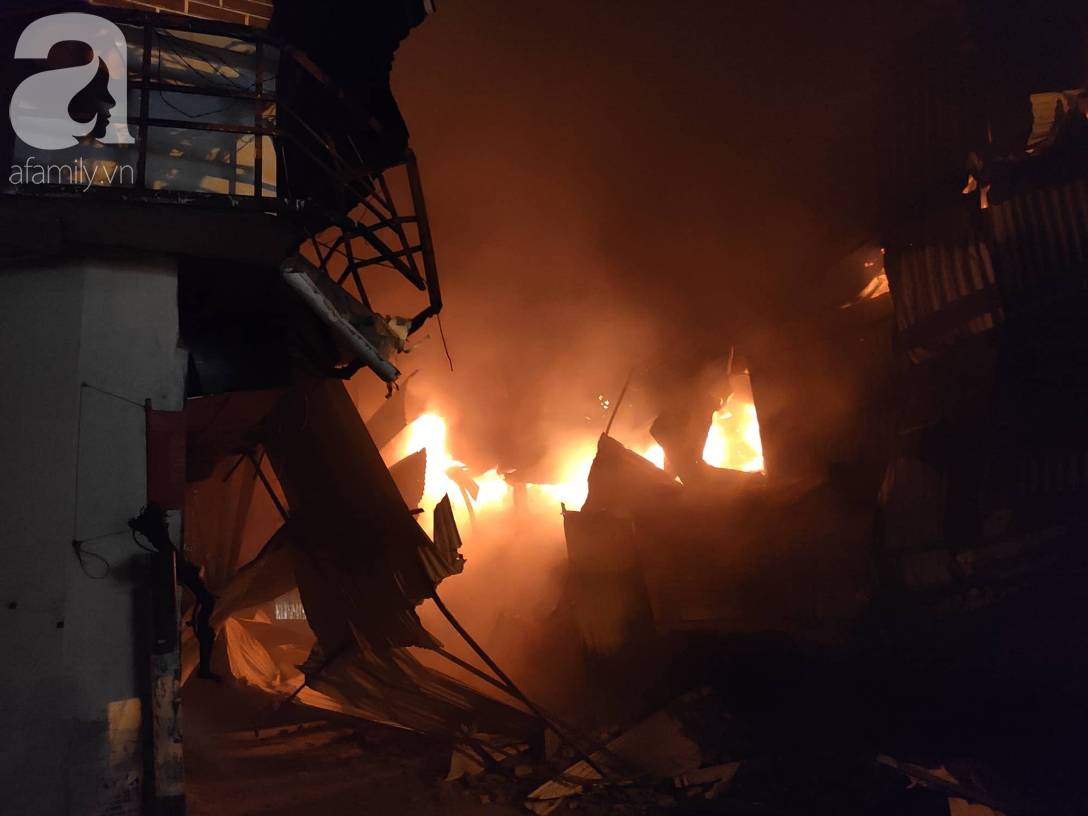 Hà Nội: Đang cháy lớn tại ngõ Khương Đình, hàng trăm người dân tháo chạy tán loạn-13