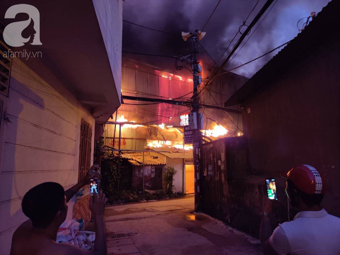 Hà Nội: Đang cháy lớn tại ngõ Khương Đình, hàng trăm người dân tháo chạy tán loạn-8