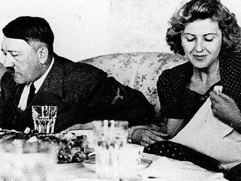 Đi mua sắm cùng bà, bé gái 1 tuổi bị người lạ đá bay như túi rác, dân mạng phẫn nộ đòi tìm cho ra tên côn đồ-5