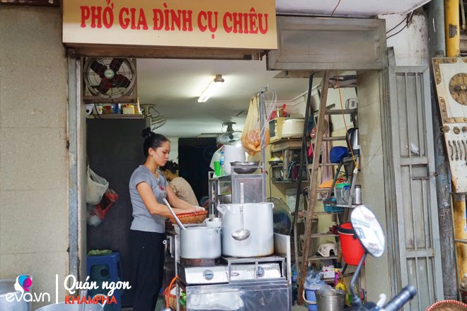 Quán phở đặc biệt gần nửa thế kỷ không tìm nổi một miếng chanh vẫn tấp nập người ăn-2