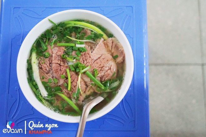 Quán phở đặc biệt gần nửa thế kỷ không tìm nổi một miếng chanh vẫn tấp nập người ăn-6