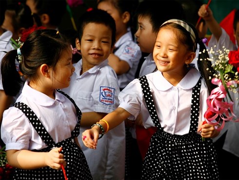 Dạy chữ cho trẻ trước khi vào lớp 1: Cấm cứ cấm, dạy cứ dạy