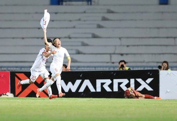 HLV tuyển nữ Việt Nam kể kịch tính chuyện người đứng đầu bóng đá Thái Lan suýt ngất vì đội nhà thất bại-2