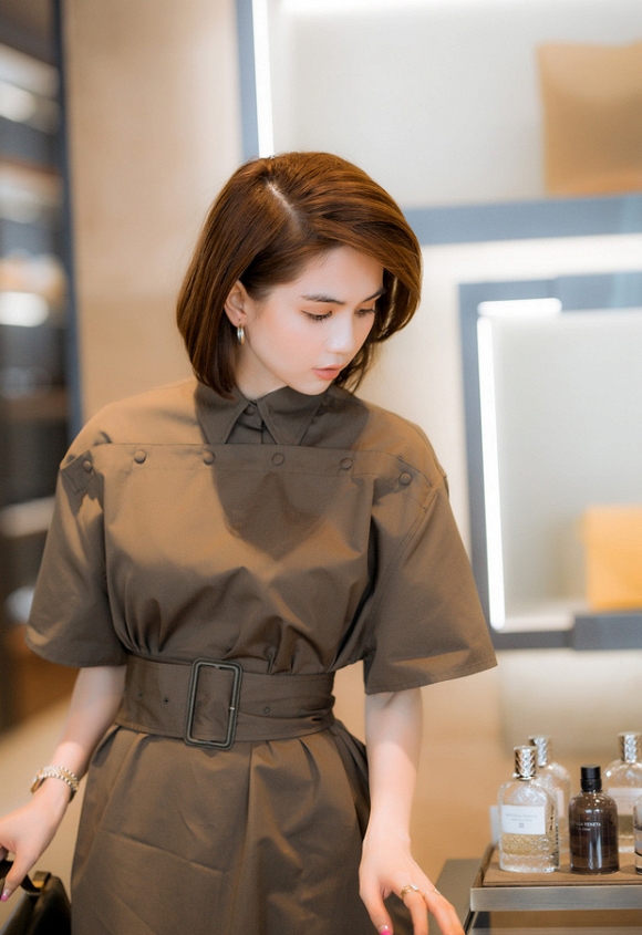 Lâu ngày Ngọc Trinh mới diện đồ kín như bưng nhưng vẫn làm dân mạng xôn xao vì quá sang-5