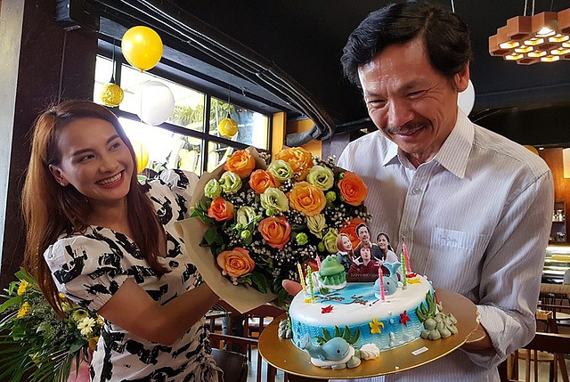 Dàn diễn viên ‘Về nhà đi con’ đồng loạt chúc mừng ‘bố Sơn’ Trung Anh-2