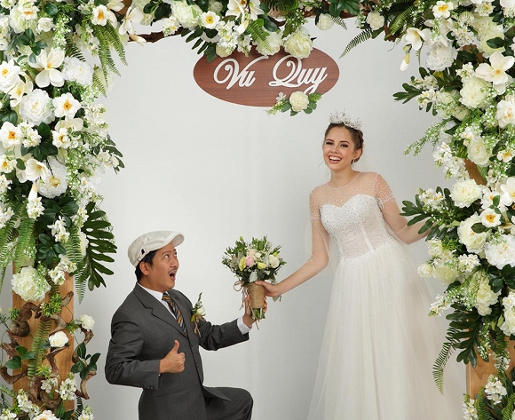 Trường Giang gây tò mò khi chụp ảnh cưới cùng mẫu Tây xinh đẹp-11