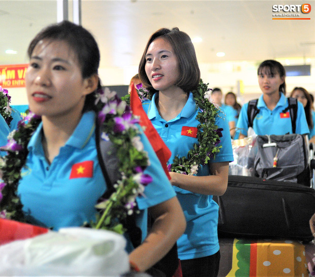 Nữ tuyển thủ Việt Nam gây bão mạng: Tôi bất ngờ vì nổi tiếng chỉ sau một đêm-9