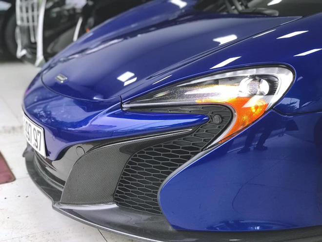 Ngắm siêu xe mui trần màu xanh cực độc, giá hơn 9 tỷ đồng ở Hà Nội-3