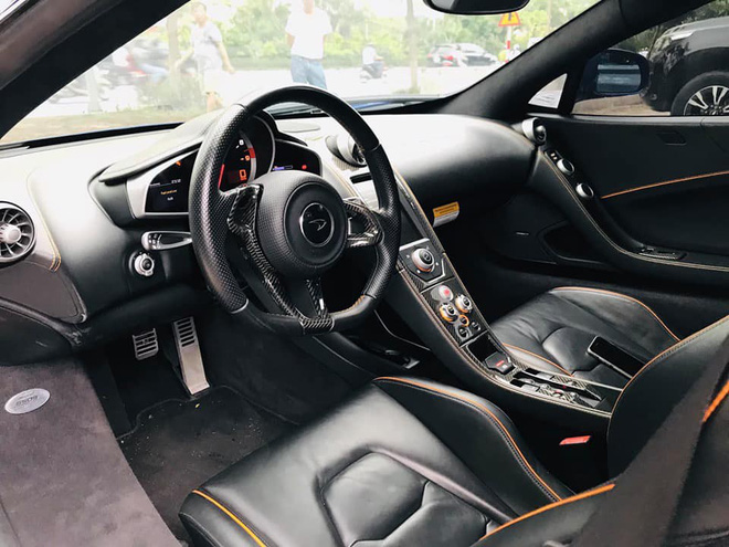 Ngắm siêu xe mui trần màu xanh cực độc, giá hơn 9 tỷ đồng ở Hà Nội-4