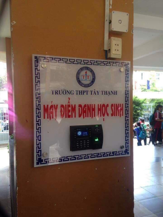 Đầu năm đi học đã shock vì phải điểm danh bằng vân tay: Thời nay hội học trò có muốn trốn học cũng khó!-1