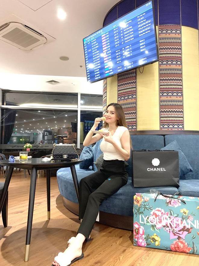 Những lần dùng lại đồ cũ mà vẫn giữ phong độ đỉnh cao của Hồ Ngọc Hà-7