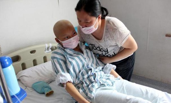 Bé gái 14 tuổi buộc phải dùng thuốc tránh thai 3 lần/ngày, lý do thực sự khiến ai cũng thương xót-4