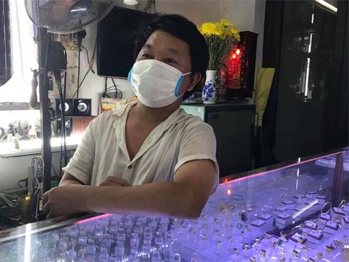 Người dân bán gas gần Công ty Rạng Đông: Xin đừng ác ý nói hỏa hoạn bắt nguồn từ nhà tôi-3