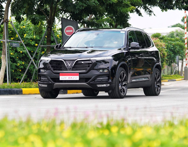 VinFast tiếp tục ưu đãi giá ô tô Lux, Fadil-2