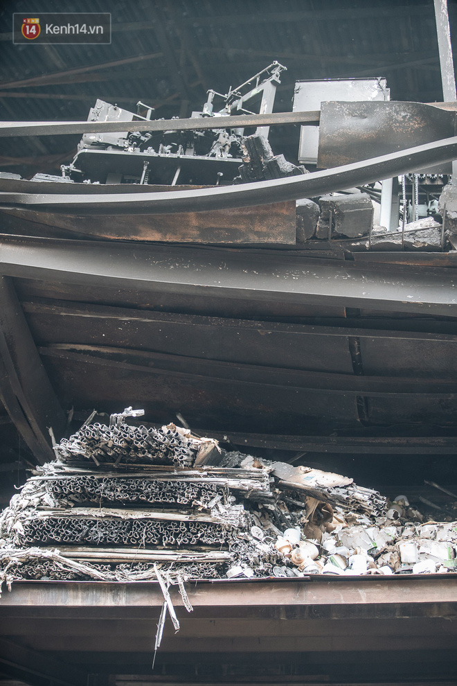 Cuộc sống xung quanh nhà kho Rạng Đông sau vụ cháy: Người lớn cay mắt và khó thở, trẻ nhỏ được sơ tán-2