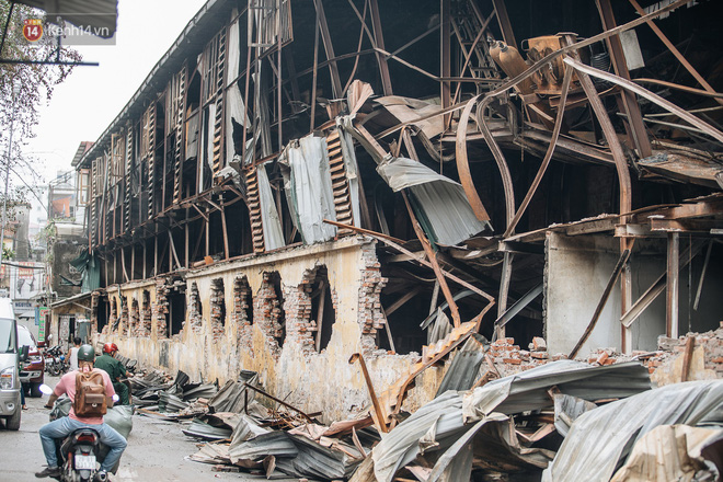 Cuộc sống xung quanh nhà kho Rạng Đông sau vụ cháy: Người lớn cay mắt và khó thở, trẻ nhỏ được sơ tán-4