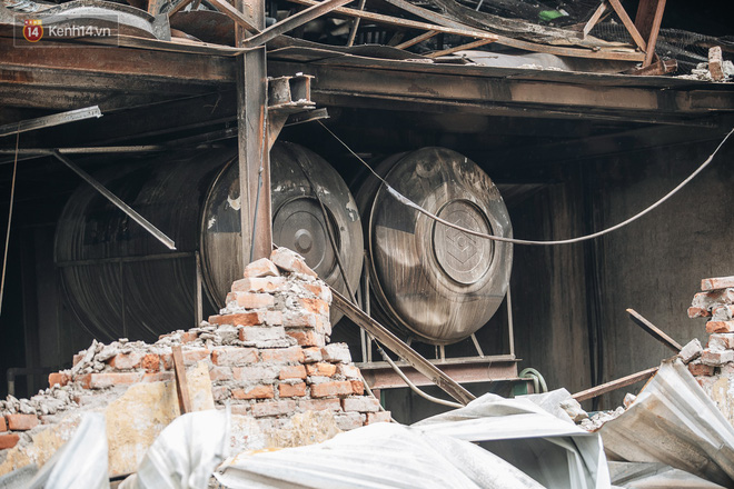 Cuộc sống xung quanh nhà kho Rạng Đông sau vụ cháy: Người lớn cay mắt và khó thở, trẻ nhỏ được sơ tán-5