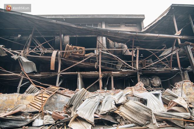 Cuộc sống xung quanh nhà kho Rạng Đông sau vụ cháy: Người lớn cay mắt và khó thở, trẻ nhỏ được sơ tán-9