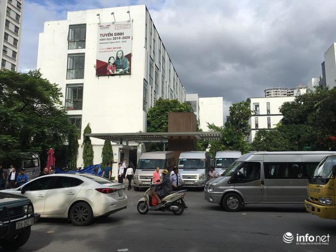 Nóng:&nbsp;Thực nghiệm điều tra vụ bé trai 6 tuổi trường Gateway tử vong, có tài xế Phiến và bà Quy tham gia-8