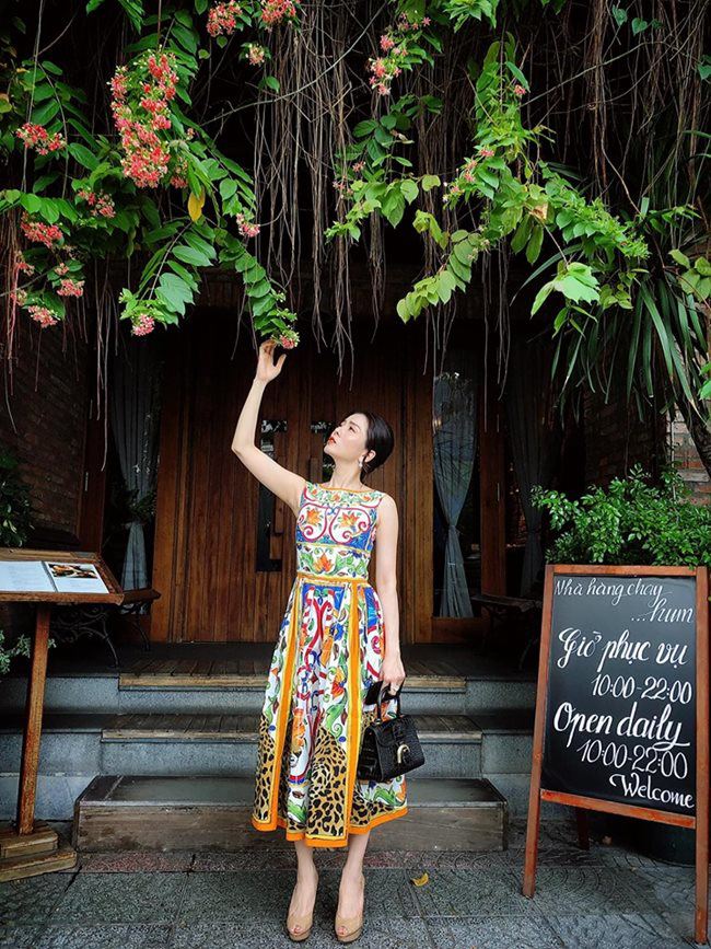 Ngoài sắc vóc hút hồn, Lệ Quyên còn gây choáng” vì kho túi hiệu và kim cương bạc tỷ-11