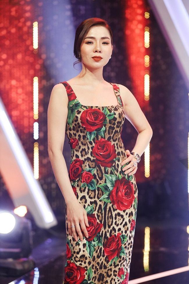 Ngoài sắc vóc hút hồn, Lệ Quyên còn gây choáng” vì kho túi hiệu và kim cương bạc tỷ-12