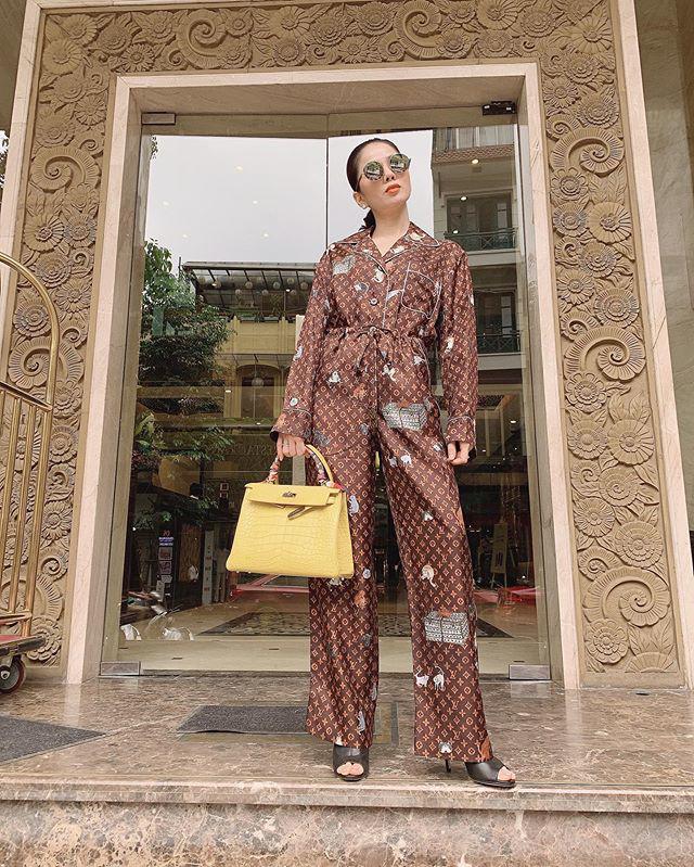 Ngoài sắc vóc hút hồn, Lệ Quyên còn gây choáng” vì kho túi hiệu và kim cương bạc tỷ-9