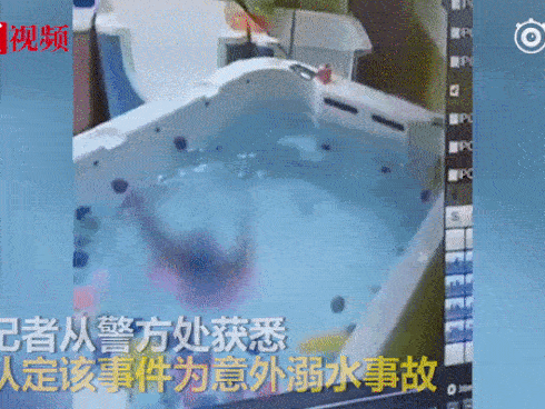Đoạn video bé trai 2 tuổi đuối nước, vẫy vùng trong bể bơi rồi lịm dần không cử động khiến mọi người ám ảnh-3