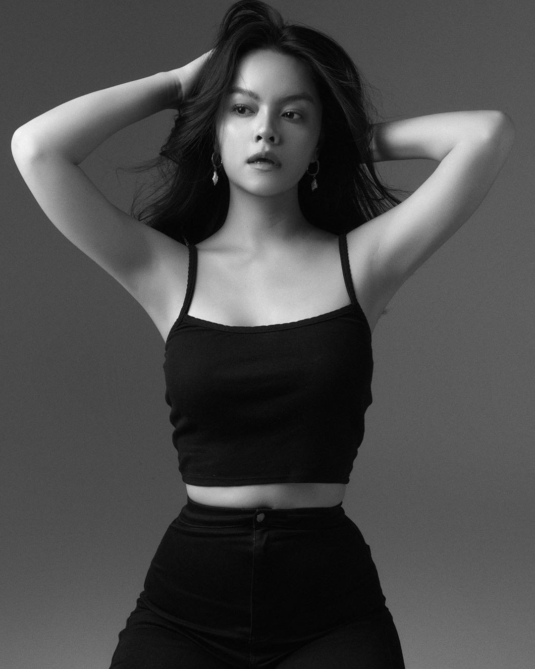 Không tự dưng về dáng thần tốc sau sinh, Phạm Quỳnh Anh, Thanh Tú và Ngọc Thạch đã nhờ đến những bộ môn này để có thân hình gái còn son phải ghen tị-2