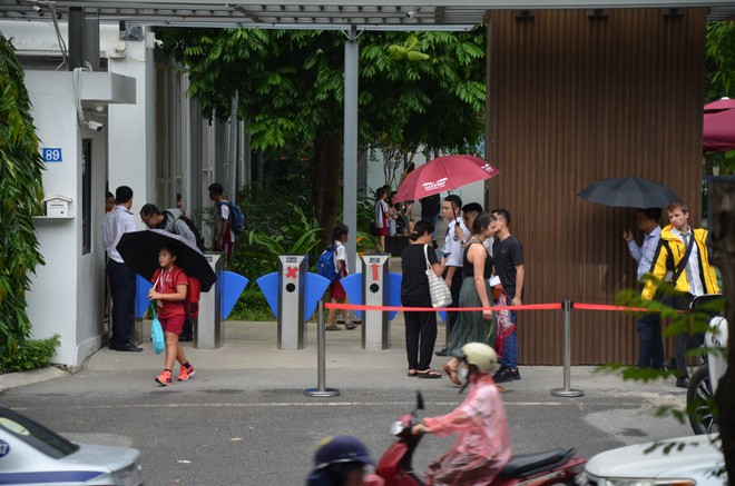 VKS nói gì sau buổi thực nghiệm hiện trường dưới mưa vụ bé trai trường Gateway tử vong?-1