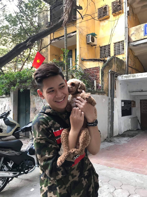 Siêu phẩm trai đẹp sinh năm 1999 của Học viện Ngoại giao với nụ cười toả nắng có thể hạ gục bất cứ cô gái nào!-2