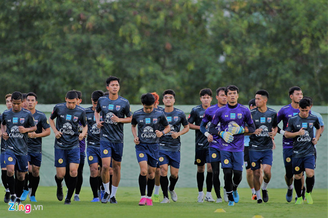 Cầu thủ Thái Lan bị HLV cấm nhắc đến ĐT Việt Nam khi phỏng vấn-1