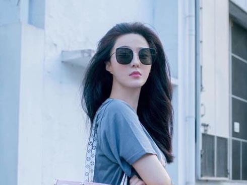 Vắng Lý Thần, sinh nhật tuổi 38 của Phạm Băng Băng vẫn ngập tràn đồ hiệu-16