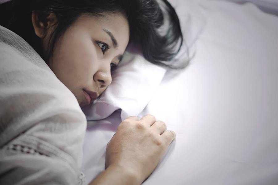 Sốt ruột trở về nhà vì con ốm, tôi đau điếng khi vô tình nghe lén được lời thủ thỉ của cô giúp việc nói bên giường con trai mình-2