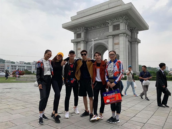 Cuộc đua kỳ thú: Mặc áo dài... trắng hơn Kỳ Duyên - HHen Niê mà cũng bị mắng, chẳng biết Đỗ Mỹ Linh nên cười hay khóc?-1