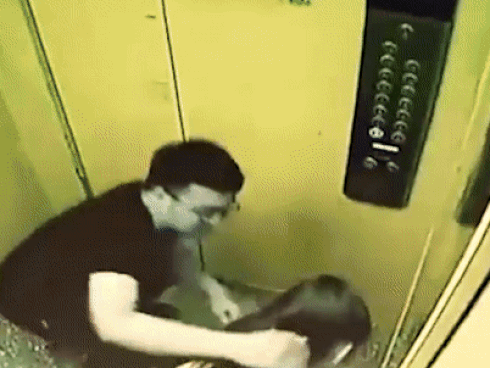 Vạch áo quấy rối bé gái, yêu râu xanh lập tức bị còng đầu nhưng thái độ người phụ nữ đi cùng đứa trẻ gây phẫn nộ hơn cả-4