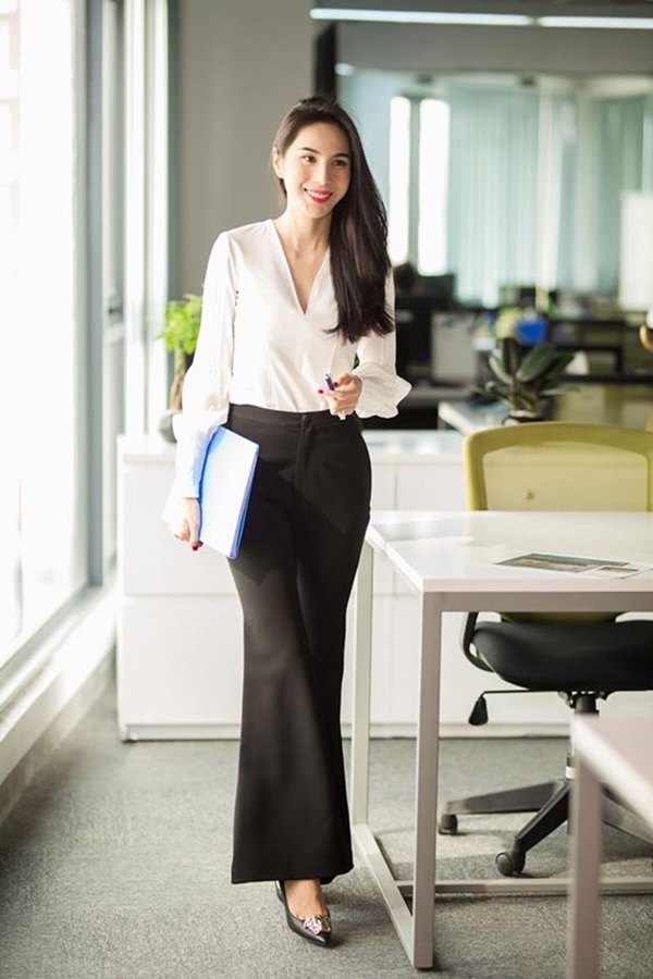 2 nàng WAG Việt chân dài nhất mê mặc hở, phô trọn dáng gợi cảm, nuột nà-7