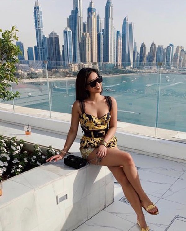 Phong cách sành điệu chuẩn con nhà giàu của em chồng Hà Tăng-11