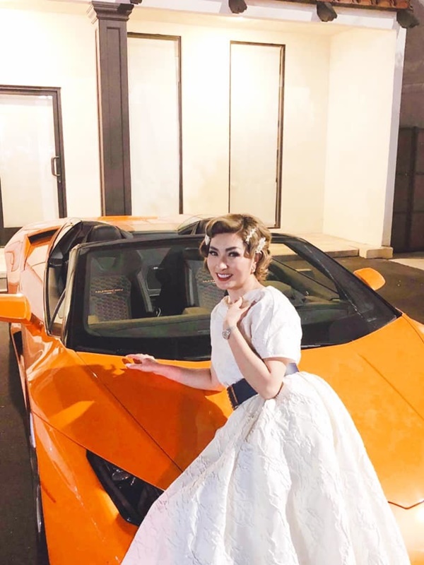 Nữ ca sĩ Việt từng bỏ xứ vì ảnh nóng giờ sống ra sao?-12