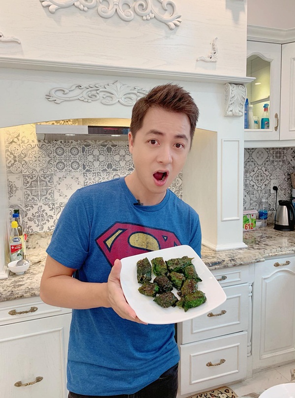 Bà xã Đăng Khôi khoe chồng và con trai nấu ăn cho cả gia đình, nhìn mâm cơm tươm tất ai cũng sốc khi biết giá tiền-3