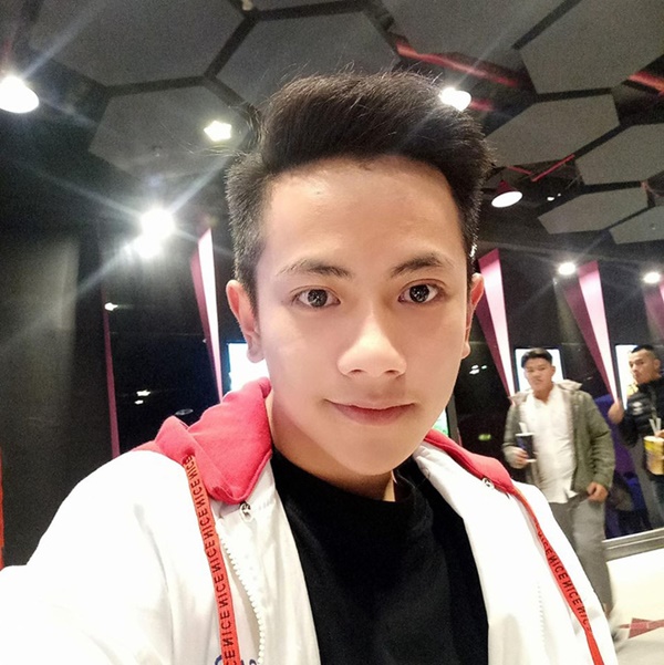 Thầy giáo trẻ sinh năm 1997 ở Đà Lạt gây sốt với body 6 múi cuồn cuộn: Đẹp trai, cơ bắp thế này ai mà chẳng thích đi học!-8