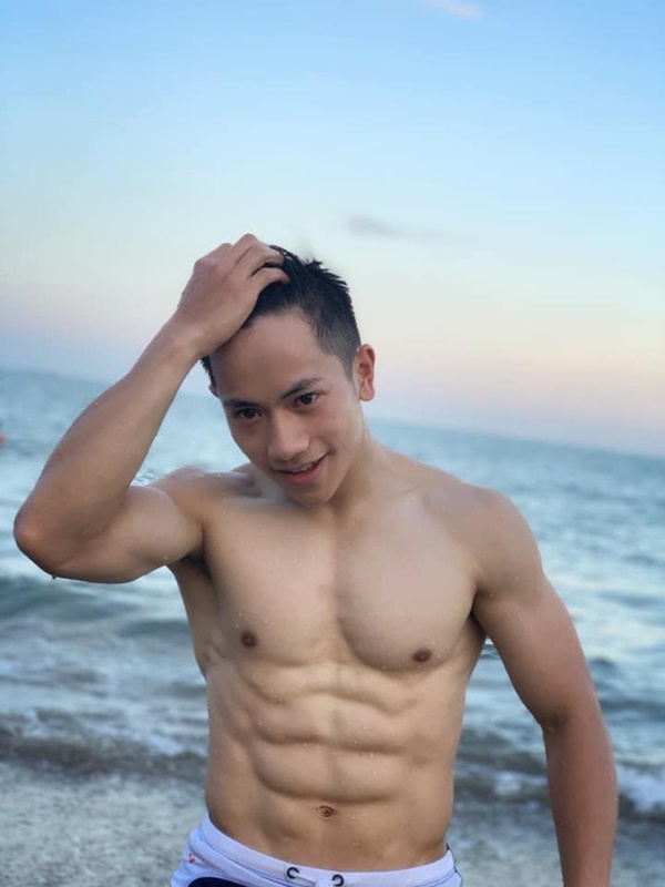 Thầy giáo trẻ sinh năm 1997 ở Đà Lạt gây sốt với body 6 múi cuồn cuộn: Đẹp trai, cơ bắp thế này ai mà chẳng thích đi học!-11