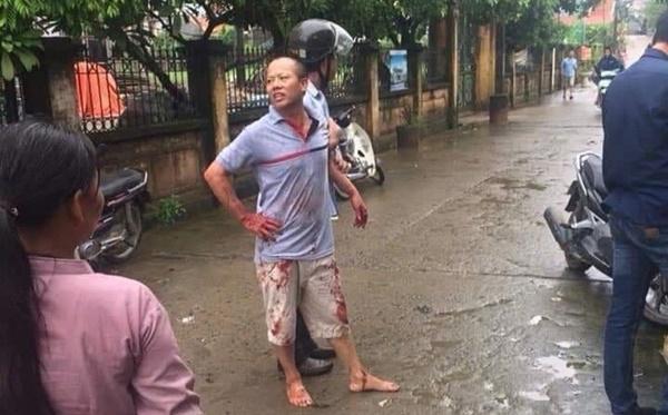 Vụ chém gia đình em ruột ở Hà Nội: Gây án xong, Đông đứng ở hiện trường-1